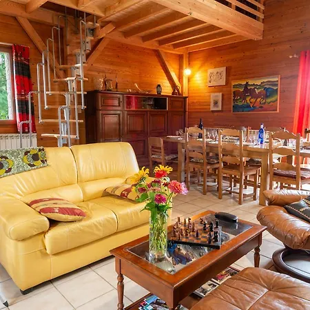 La Maison De L'eolienne Le Recoux